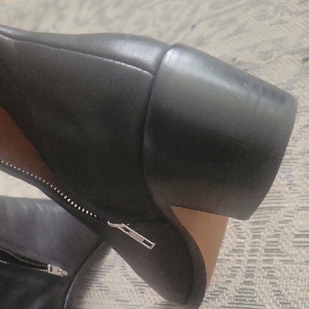 Elegant Black Ankle Boots - Picture 9 of 9